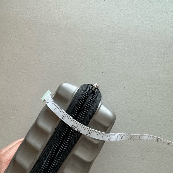 Tumi Hard Shell Case (Delta fisrt Class) - Picture 11 of 11